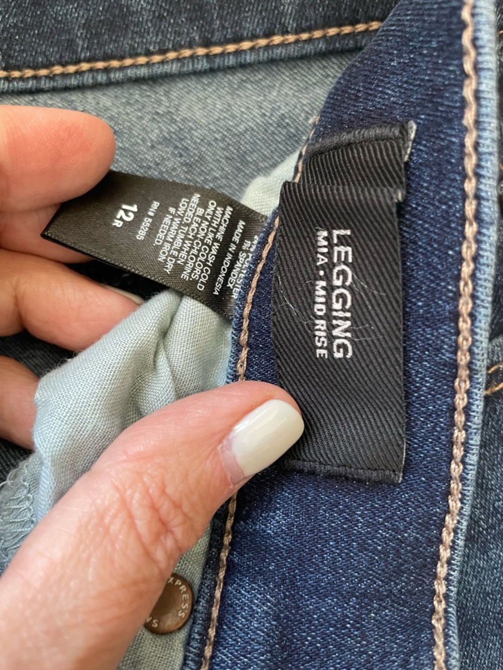Express Mid-Rise Legging Jeans in Dark Blue Denim